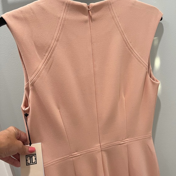 Ivanka Trump beautiful peach classic dress, rose gold button detail, zip back - Picture 5 of 9